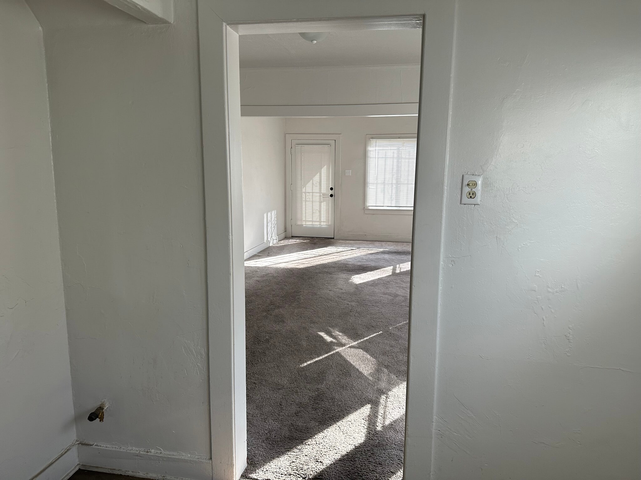 Building Photo - 149 W 41st Pl