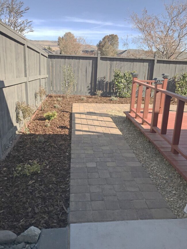 Building Photo - Woodward Dr