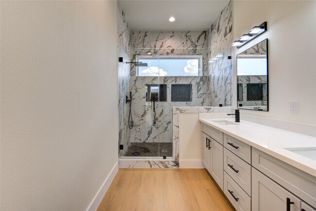 Building Photo - 4702 Coke St