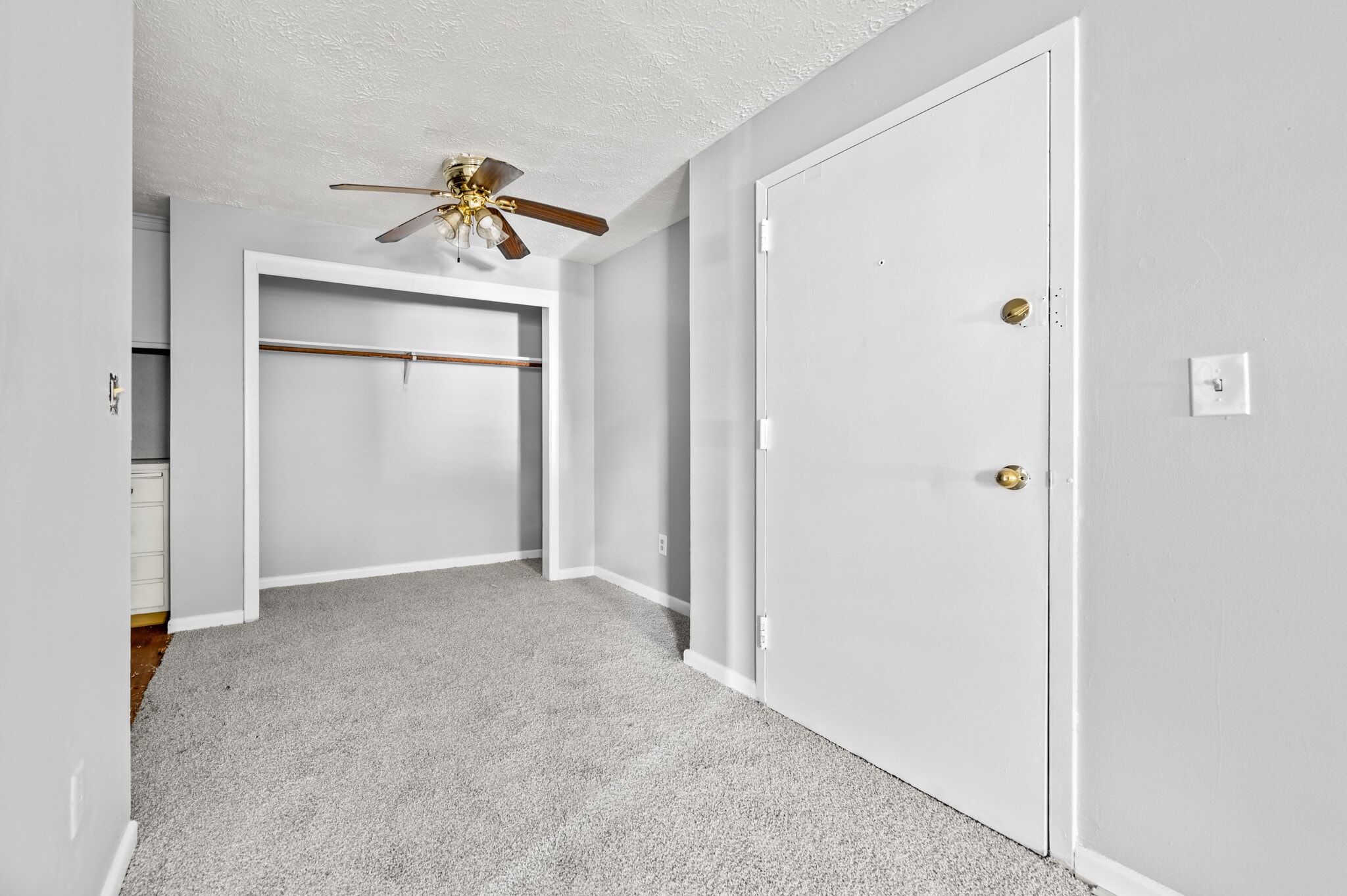 Building Photo - 30 Long St