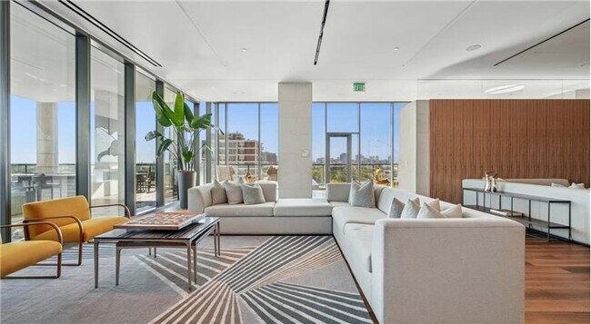 Building Photo - 3410 Yoakum Blvd