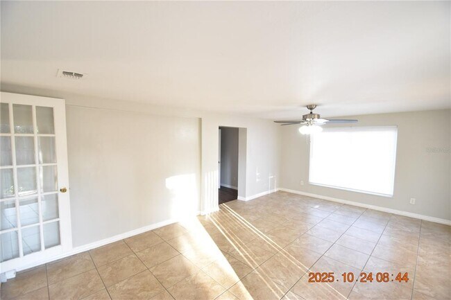 Building Photo - 10011 N 28th St