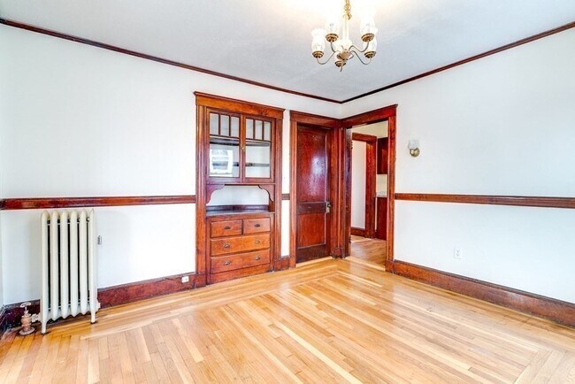 Building Photo - 103 Fuller St