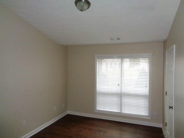Building Photo - 3670 Sugarbrook Dr