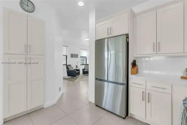 Building Photo - 6035 NW 104th Path