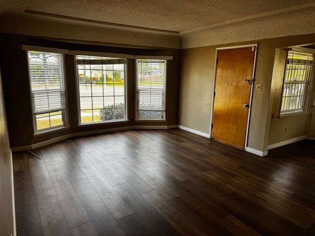 Building Photo - 9610 Rosecrans Ave