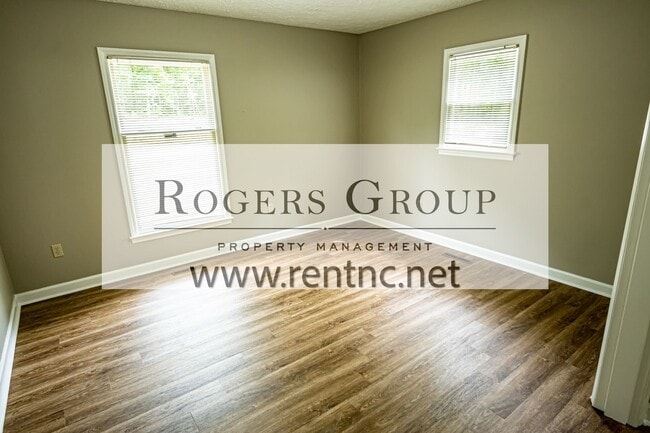 Building Photo - 300 Truelove Ln