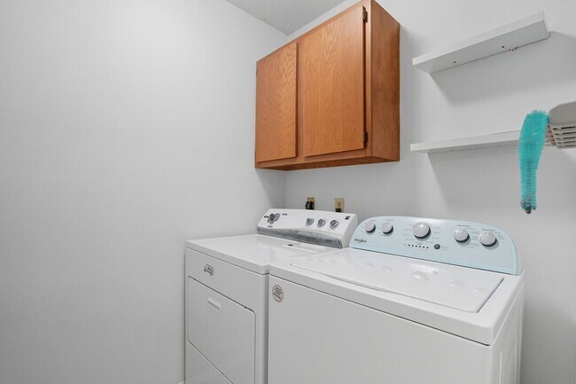 Building Photo - 7258 Coronado Cir