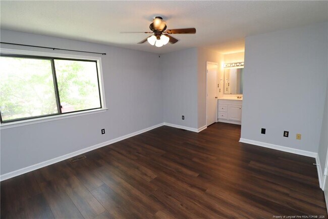 Building Photo - 7283 Sandy Creek Dr