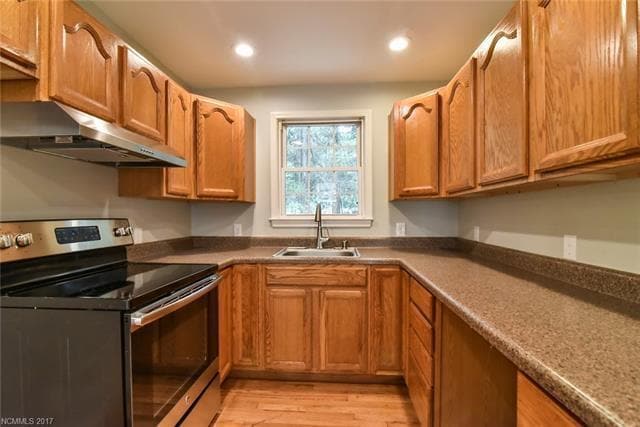 Building Photo - Cozy 3 Bedroom 1.5 Bathroom Home Nestled In Black Mountain