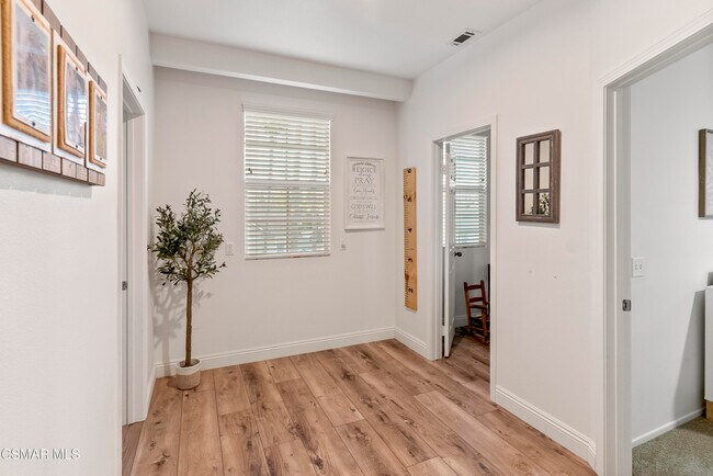 Building Photo - 1134 Gardenia Ln