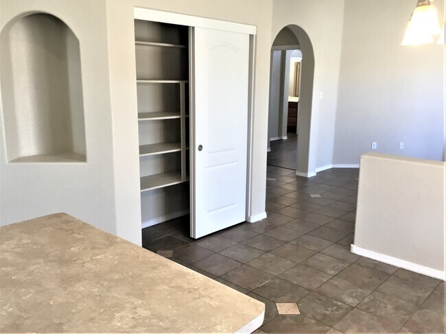 Building Photo - 500 Playful Meadows Dr NE