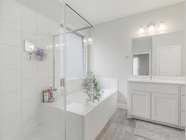 Building Photo - 2156 Knightsgate Rd