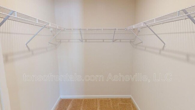 Building Photo - 354 Tavernier Ln