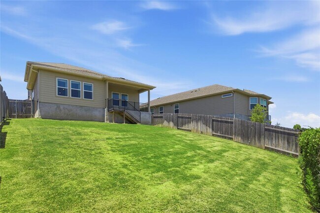Building Photo - 303 El Capitan Lp