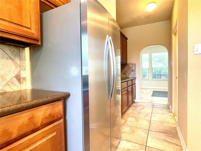 Building Photo - 20625 Farm Pond Ln