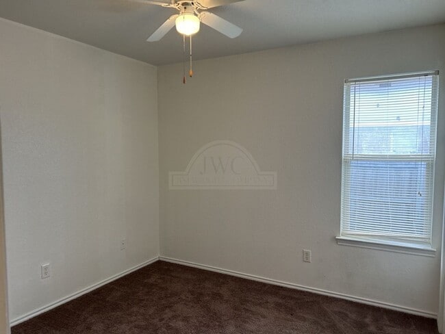 Building Photo - 2318 Wildewood Dr