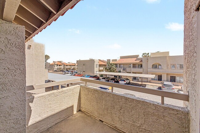 Building Photo - 11666 N 28th Dr