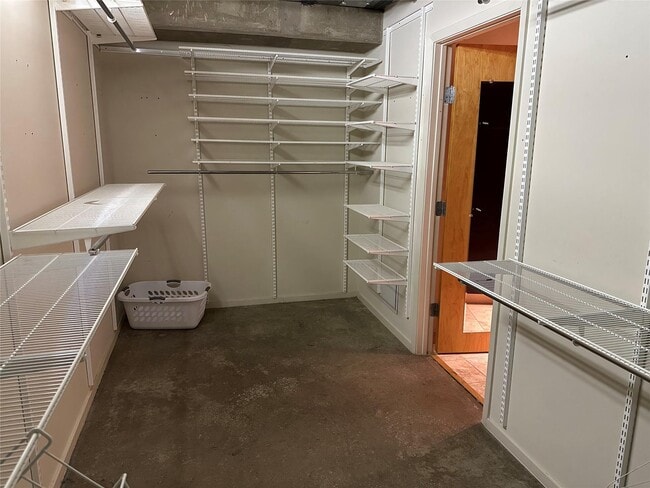 Building Photo - 1999 McKinney Ave