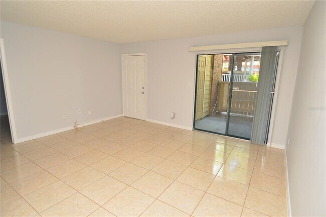 Building Photo - 8643 Mallard Reserve Dr