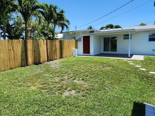 Building Photo - 1929 SW 67th Ave