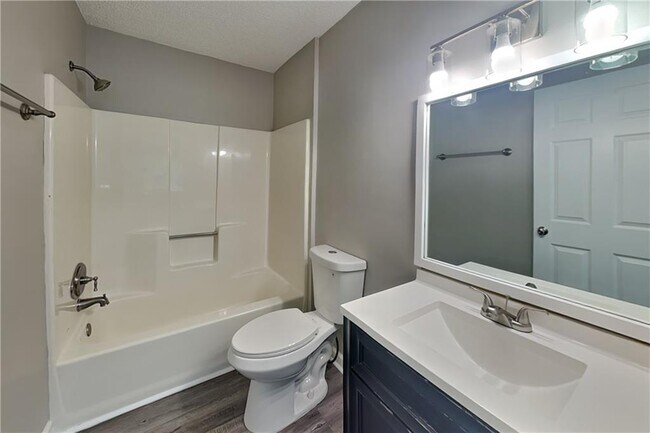 Building Photo - 4902 Sturbridge Crescent