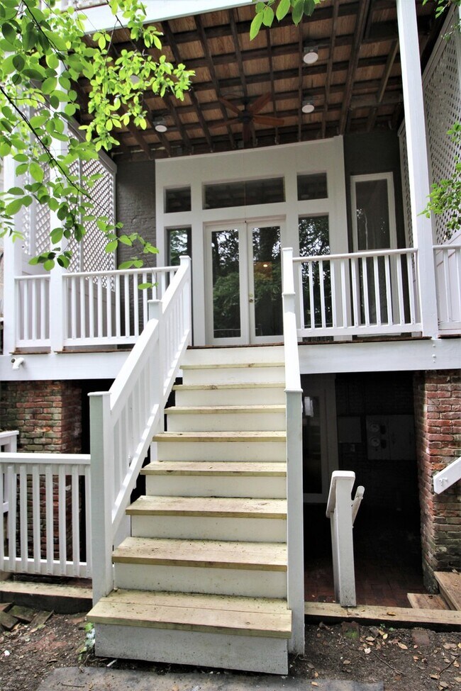 Building Photo - 1511 Bolton St