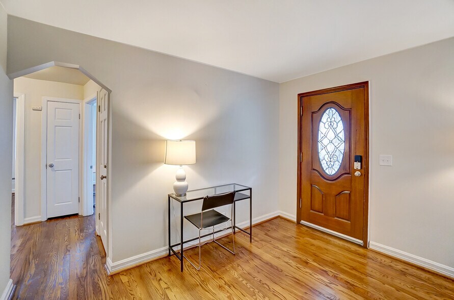 Building Photo - 531 Norway Ave