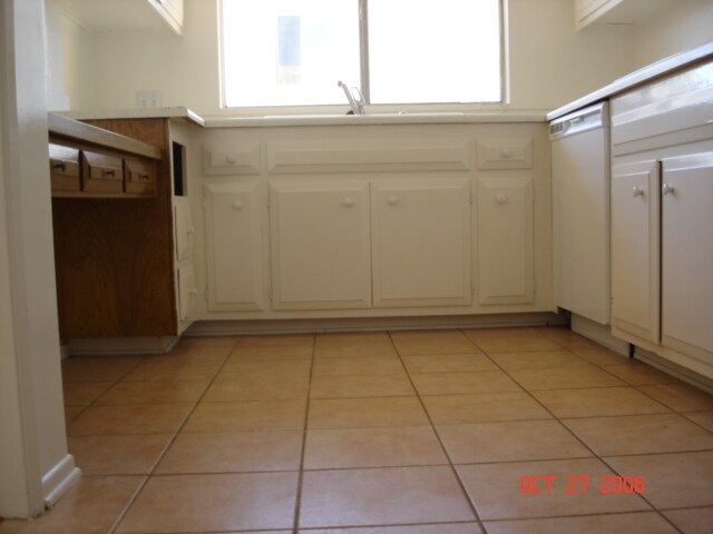 Building Photo - 918 3rd St
