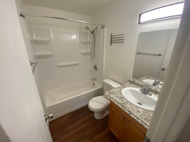 Building Photo - NKE1741