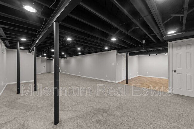 Building Photo - 31671 Nixon St