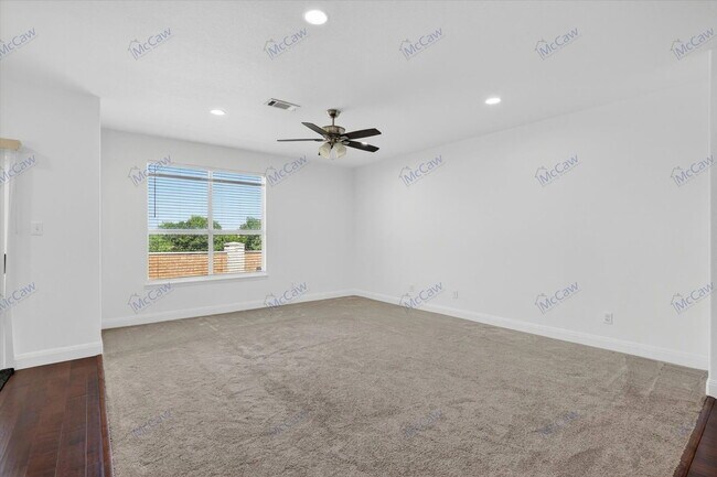 Building Photo - 2405 Loreto Dr