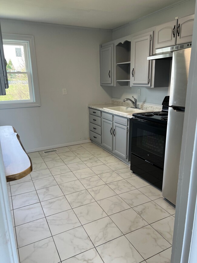 Building Photo - 155 Crabb Ave
