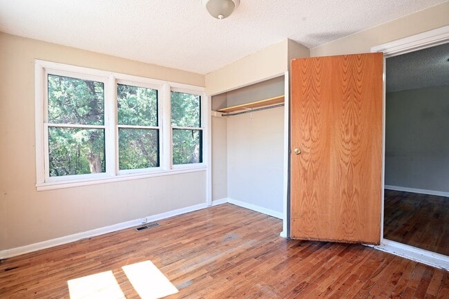 Building Photo - 555 Wyoming Ave