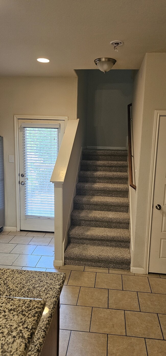 Building Photo - 5501 Bradford Pear Ln