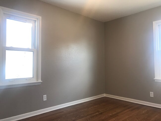 Building Photo - 1244 Pershing Dr