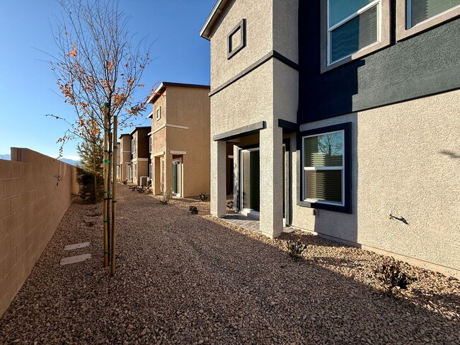 Building Photo - Brand-New Townhome for Rent in the Highly ...