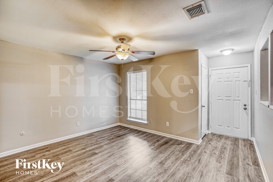 Building Photo - 18742 Glen Briar Ln