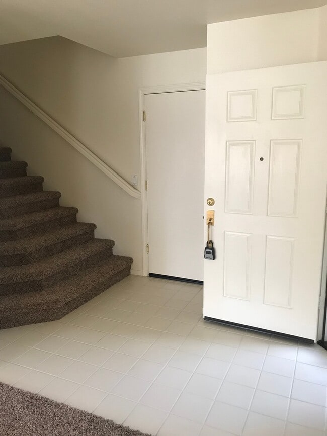 Building Photo - East Roseville - Aviana Gated Community - ...