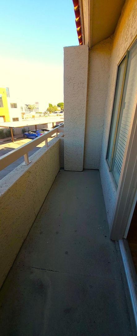 Building Photo - 1ST FULL MONTHS RENT FREE!!! AFFORDABLE UNIT IN NORTH PHOENIX!!!