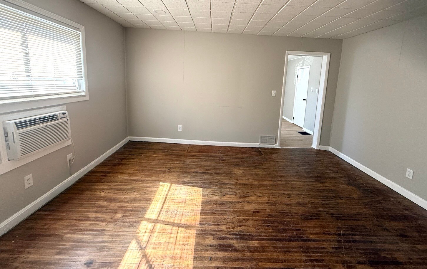 Building Photo - 67 N Harris Ave