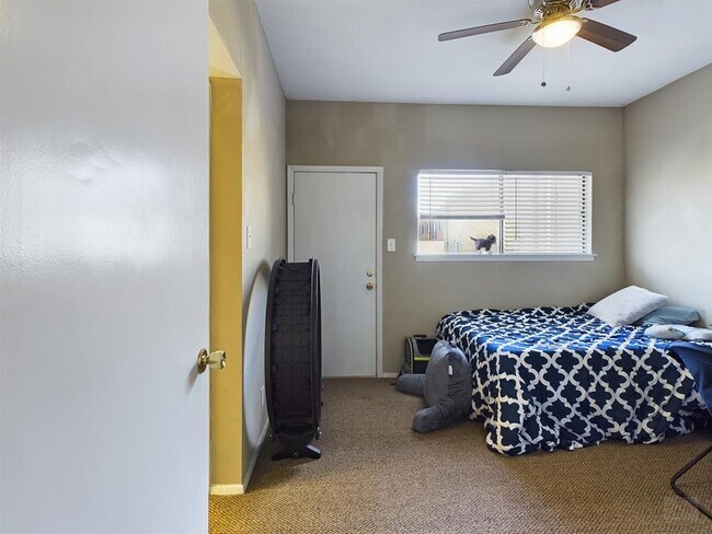 Building Photo - 3000 Guadalupe St