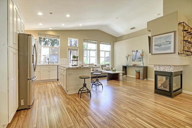 Building Photo - 538 Donizetti Ave