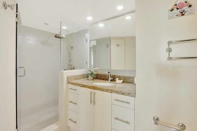 Building Photo - 7135 Collins Ave