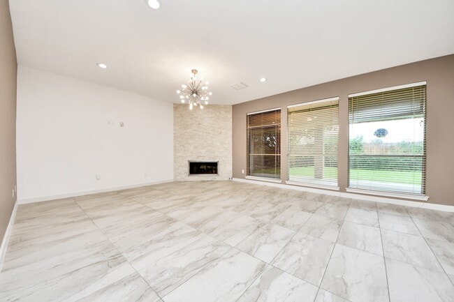 Building Photo - 3210 Shadowwalk Dr
