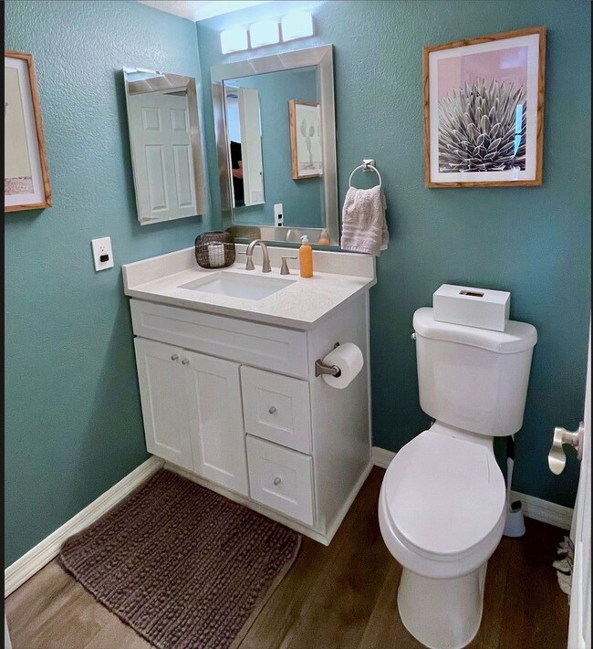 Building Photo - Furnished Modern Living at The Greens