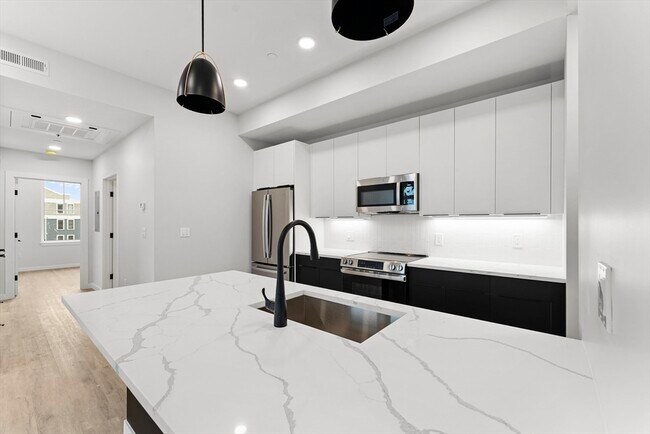 Building Photo - 24-28 Mt Pleasant St