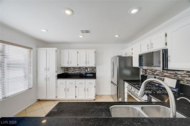 Building Photo - 2403 Rue De Versailles