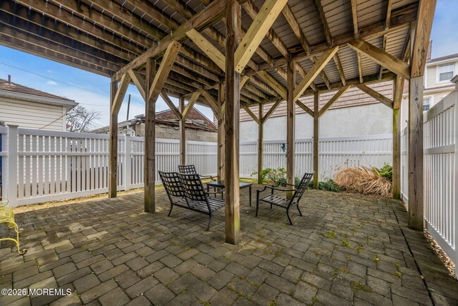 Building Photo - 46 Barberie Ave