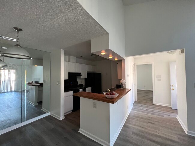 Building Photo - 539 Pineland Cir